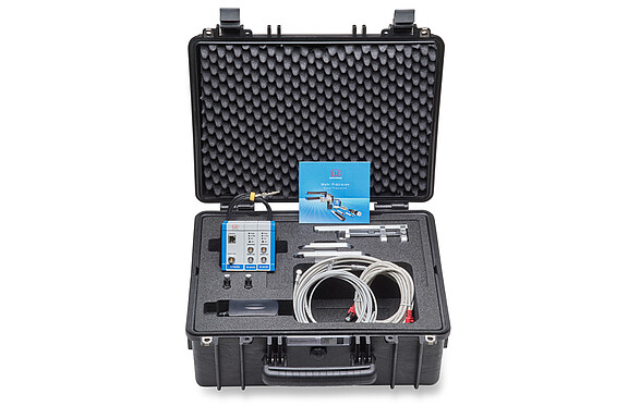 Case with measurement equipment for mobile use